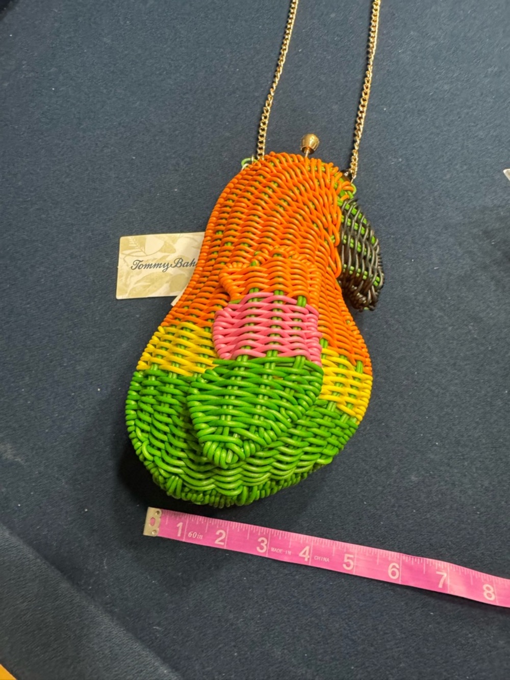 Tommy Bahama wicker Colorful Parrot purse w/ removable chain strap. Fully lined - Picture 7 of 10